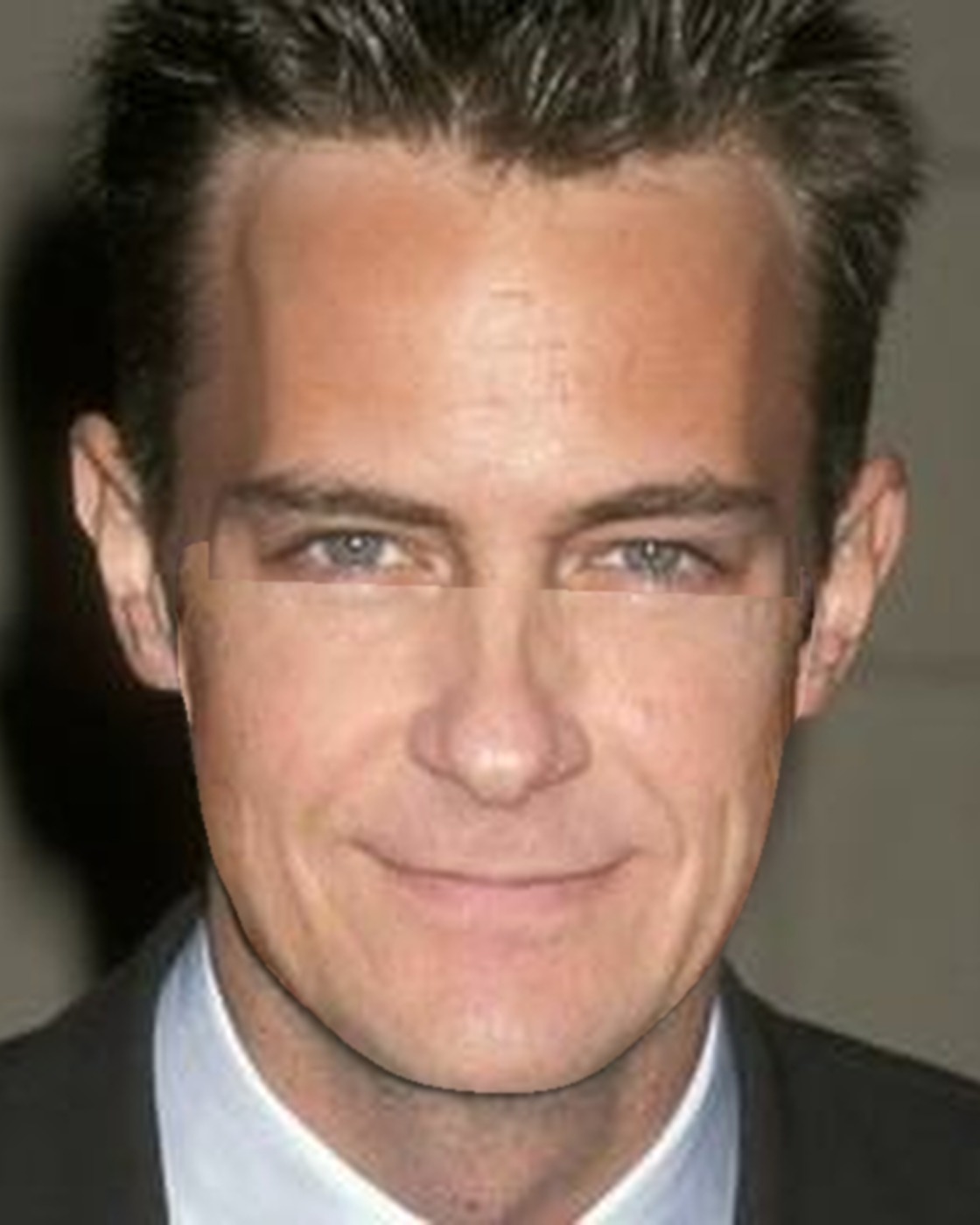 The full photo of Matthew Perry